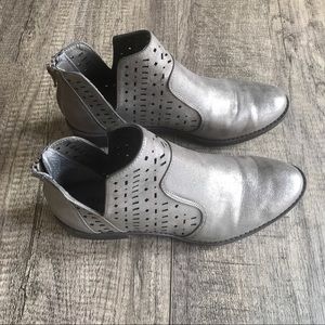 Euro Soft Metallic Booties - Womens size 7